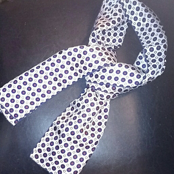 Vin Spotted Scarf - Picture 6 of 6